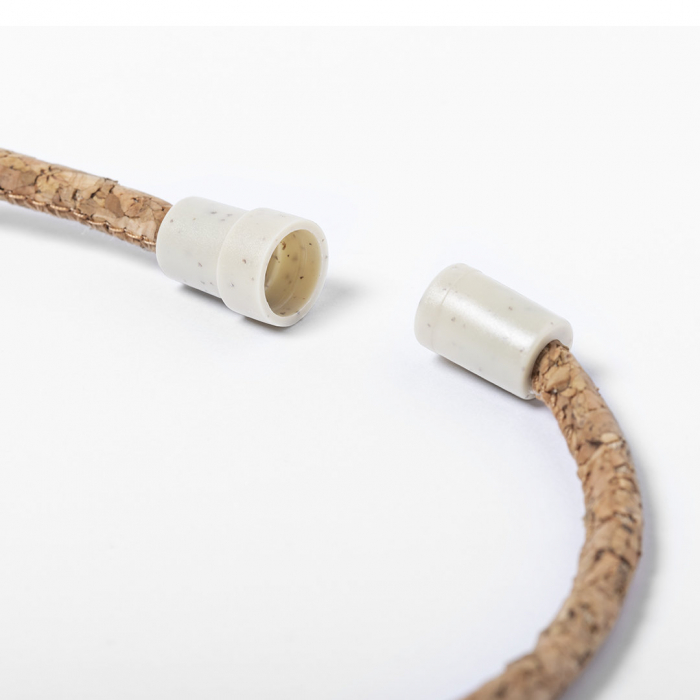 Lanyard Merul de línea nature fabricado en corcho natural de acabado tubular. Lanyards tubulares promocionales personalizados. Regalos de empresa y corporativos personalizados.
