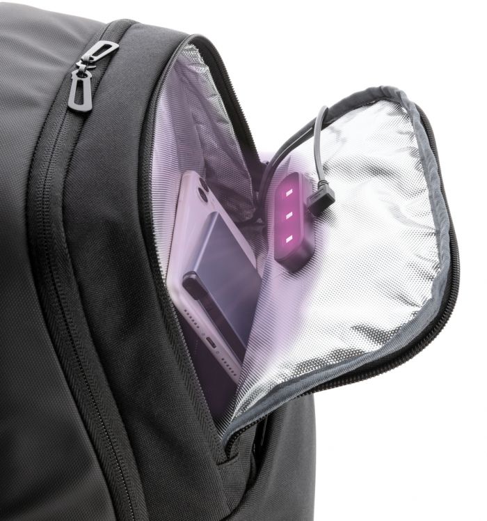 Mochila Swiss Peak con bolsillo esterilizador UV-C. Mochilas para portátiles con bolsillo esterilizador promocionales personalizadas. Regalos de empresa y corporativos personalizados.