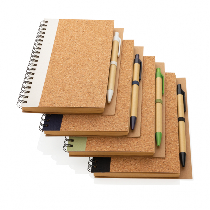 Libreta espiral de corcho con bolígrafo. Cuadernos con espiral promocionales personalizados. Regalos de empresa y corporativos personalizados.