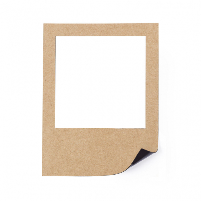 Iman Portafotos Tunip en cartón reciclado de 185g/m2, para fotos en tamaño 8,5x9 cm. Portafotos de cartón promocionales personalizados. Regalos de empresa y corporativos personalizados.