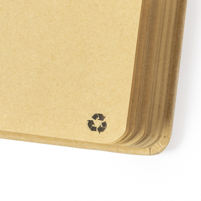Bloc Notas Klamax A5 de línea nature, con tapas duras en resistente cartón reciclado. Blocs de notas A5 promocioanles personalizados. Regalos de empresa y corporativos personalizados.