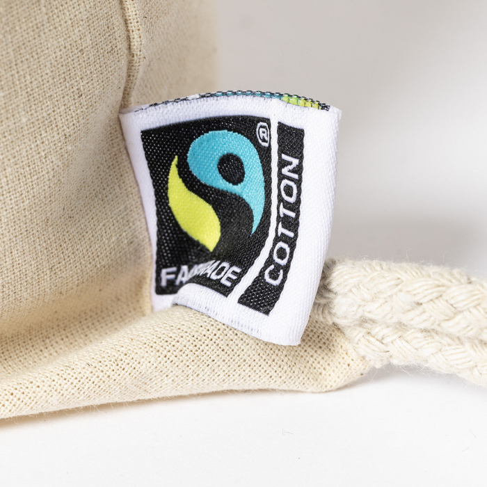 Mochila Sanfer Fairtrade de cuerdas de línea nature, fabricada en 100% algodón de 180g/m2 en tono natural. Mochilas de cuerdas promocionales personalizadas. Regalos de empresa y corporativos personalizados