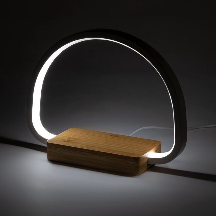 Lámpara Cargador Labrum de diseño eco. Fabricada en bambú. Lámparas con cargador promocionales personalizadas. Regalos de empresa y corporativos personalizados