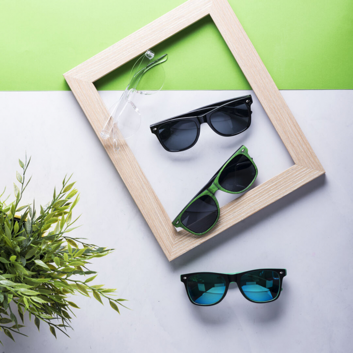 Gafas Sol Tunak de diseño en orginales diseños monocolor translúcidos. Gafas sol promocionales personalizadas. Regalos de empresa y corporativos personalizados