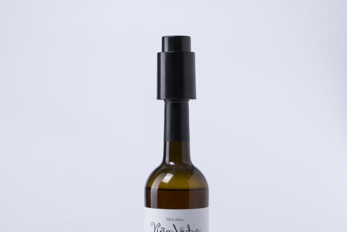 Tapón Bomba Vacio Hoxmar para botellas de vino en elegante diseño de color negro. Tapones botellas de vino promocionales personalizados. Regalos de empresa y corporativos personalizados