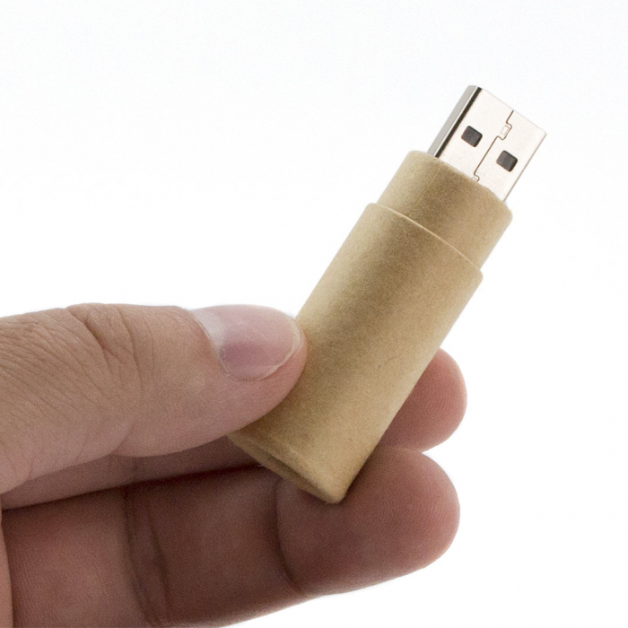 Memoria USB Eku 16GB de capacidad de cartón reciclado y de atrevido diseño cilíndrico. Memorias usb de cartón promocionales personalizadas. Regalos de empresa y corporativos personalizados