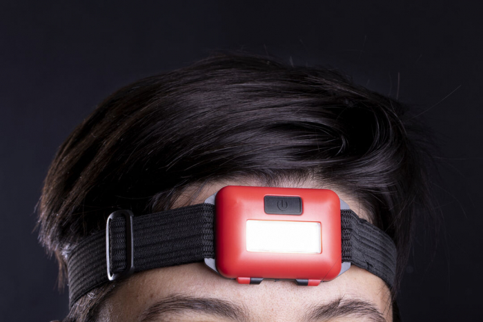 Linterna Vilox de línea deportiva con cinta elástica ajustable para brazo, cabeza. Linternas frontales promocionales personalizadas. Regalos de empresa y corporativos personalizados