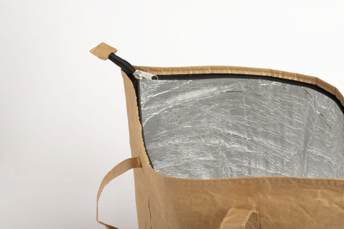 Bolsa Térmica Saban en papel laminado, resistente a las salpicaduras de agua y con interior en aluminio. Bolsas térmicas promocionales personalizadas. Regalos de empresa y corporativos personalizados