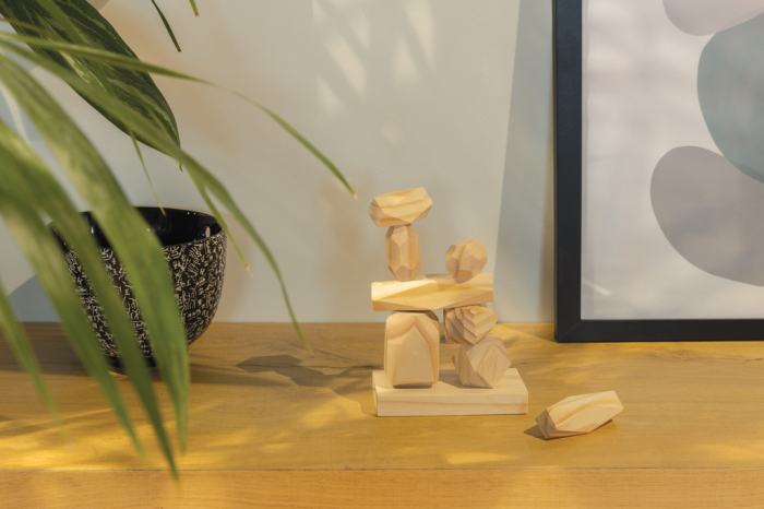 Piedras de equilibrio de madera Ukiyo Crios en bolsa. Piedras de equilibrio de pino promocionales personalizadas. Regalos de empresa y corporativos personalizados.