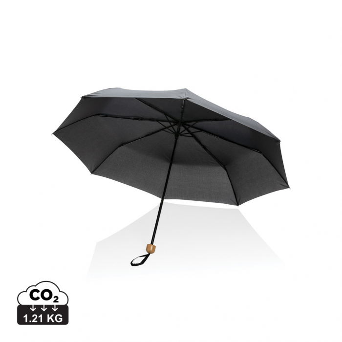 Mini paraguas RPET 190T de bambú 20.5" Impact AWARE ™ Paraguas plegables con mango de bambú promocionales personalizados. Regalos de empresa y corporativos personalizados.